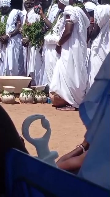 Procession des chefs coutumiers lors de la fête Épé-Ekpé